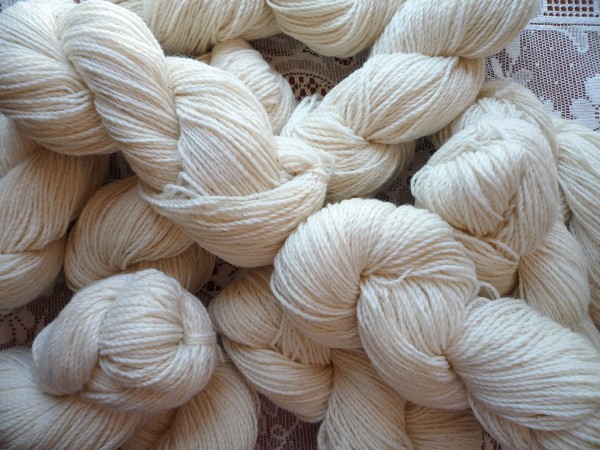Undyed Natural Bulk Special - 24 skeins (out of stock) Undyed Natural Bulk Special - 24 skeins (out of stock)
